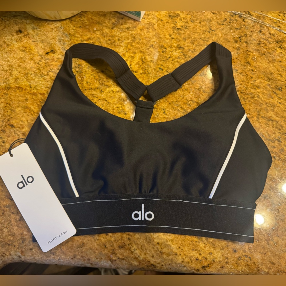 Alo airlift sports bra- BRAND NEW W/TAG!